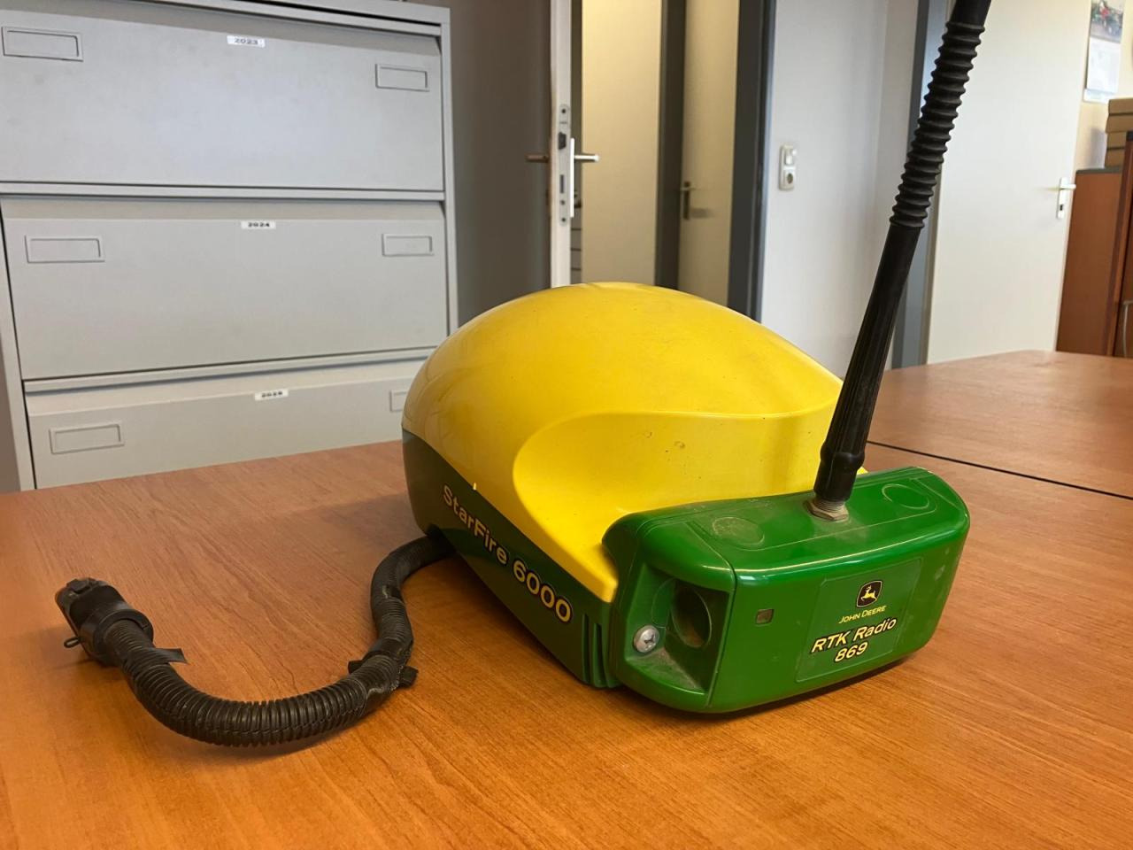 John Deere SF6000 RTK - Navigációs rendszer - Mezőgazdasági gépek: 2 kép. John Deere SF6000 RTK - Navigációs rendszer - Mezőgazdasági gépek: 2 kép.