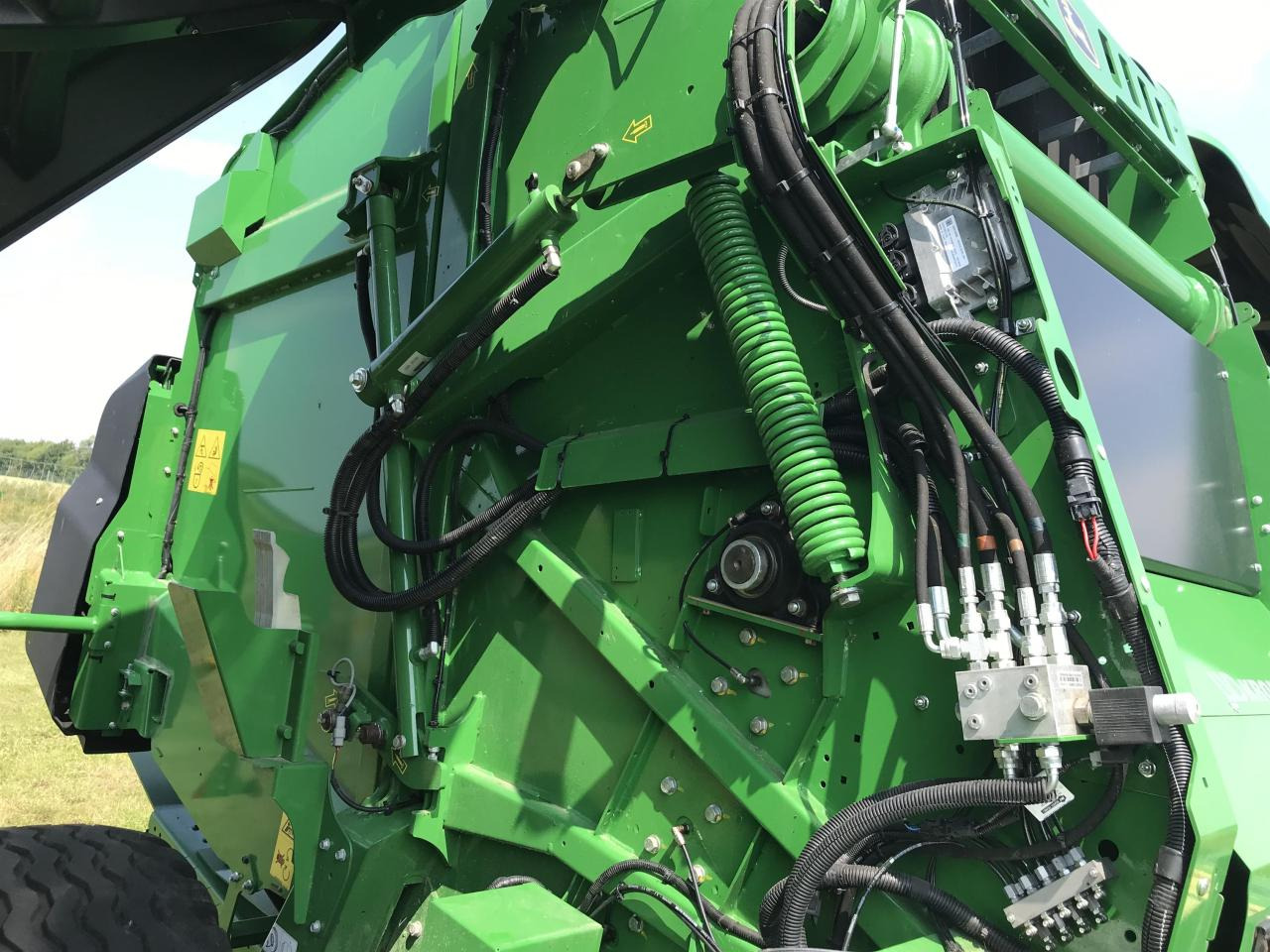 John Deere V461M - Bálázó: 5 kép. John Deere V461M - Bálázó: 5 kép.
