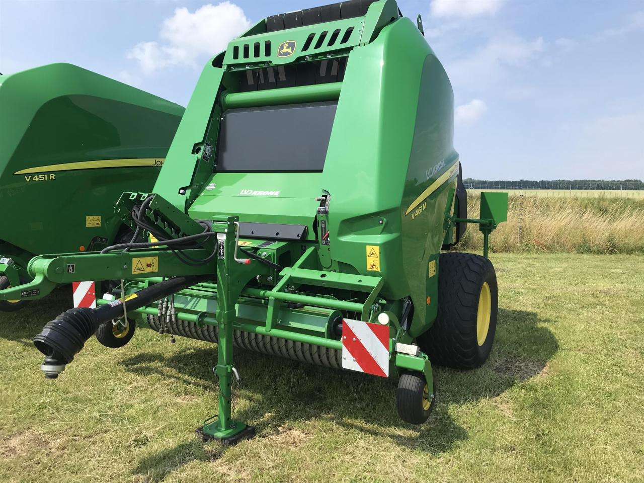 John Deere V461M - Bálázó: 2 kép. John Deere V461M - Bálázó: 2 kép.