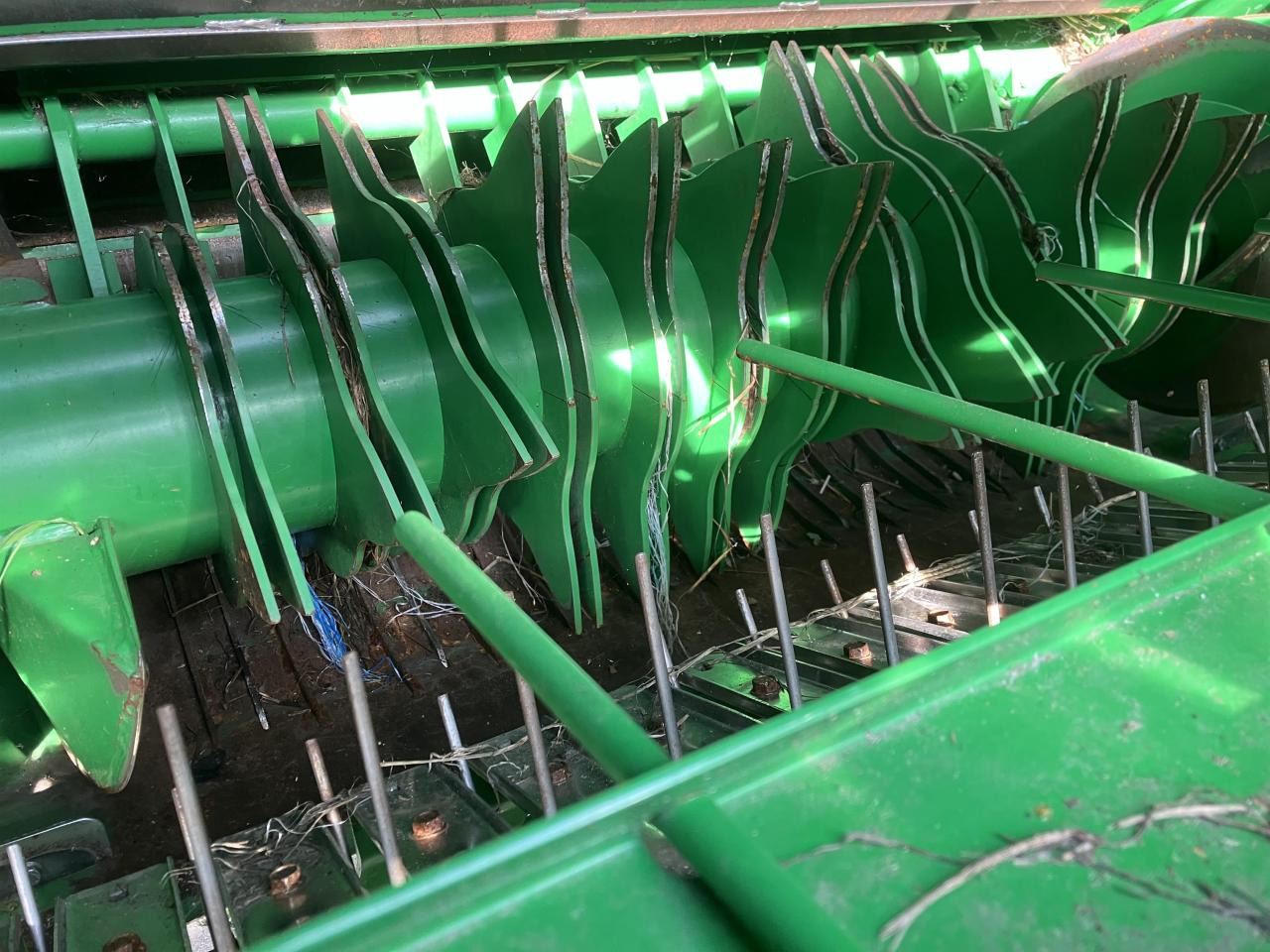 John Deere V461R - Bálázó: 4 kép. John Deere V461R - Bálázó: 4 kép.