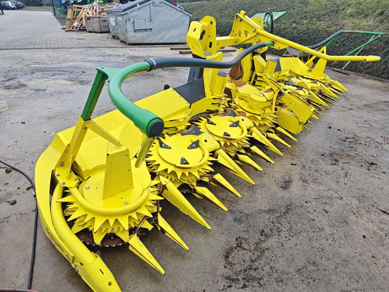 Kemper 360Plus - Takarmánybetakarító gép: 1 kép. Kemper 360Plus - Takarmánybetakarító gép: 1 kép.