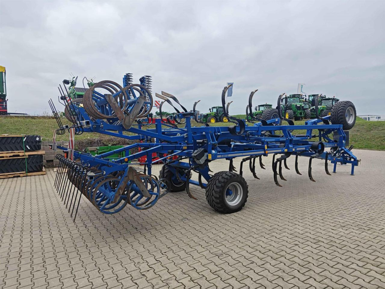 Köckerling Vario 400 - Kultivátor: 5 kép. Köckerling Vario 400 - Kultivátor: 5 kép.