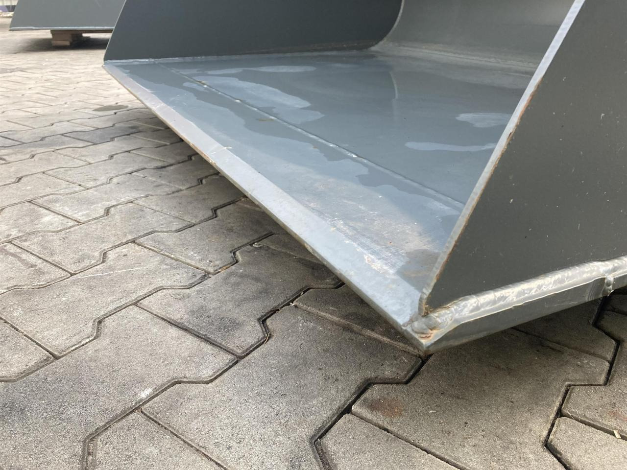 Kramer 1600 mm - Kanál: 3 kép. Kramer 1600 mm - Kanál: 3 kép.