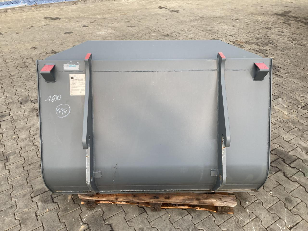 Kramer 1600 mm - Kanál: 3 kép. Kramer 1600 mm - Kanál: 3 kép.