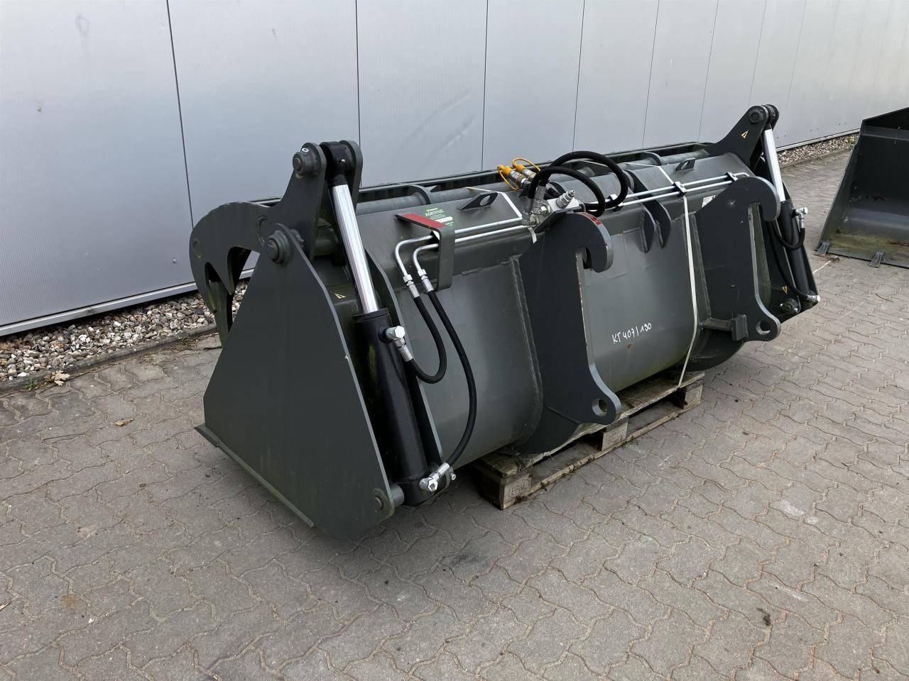 Kramer 2400 mm - Kanál: 5 kép. Kramer 2400 mm - Kanál: 5 kép.