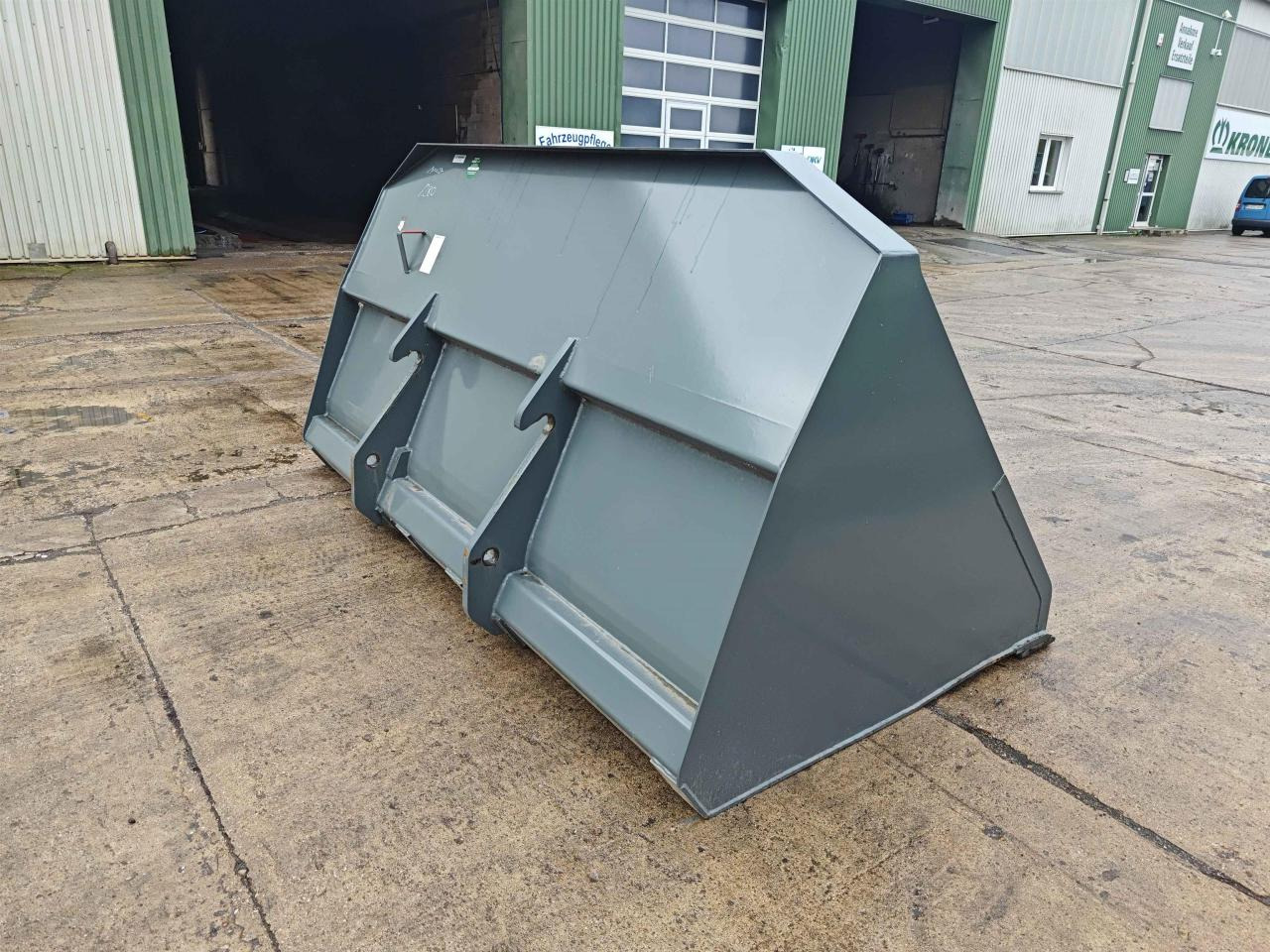 Kramer 2900 mm - Kanál: 3 kép. Kramer 2900 mm - Kanál: 3 kép.