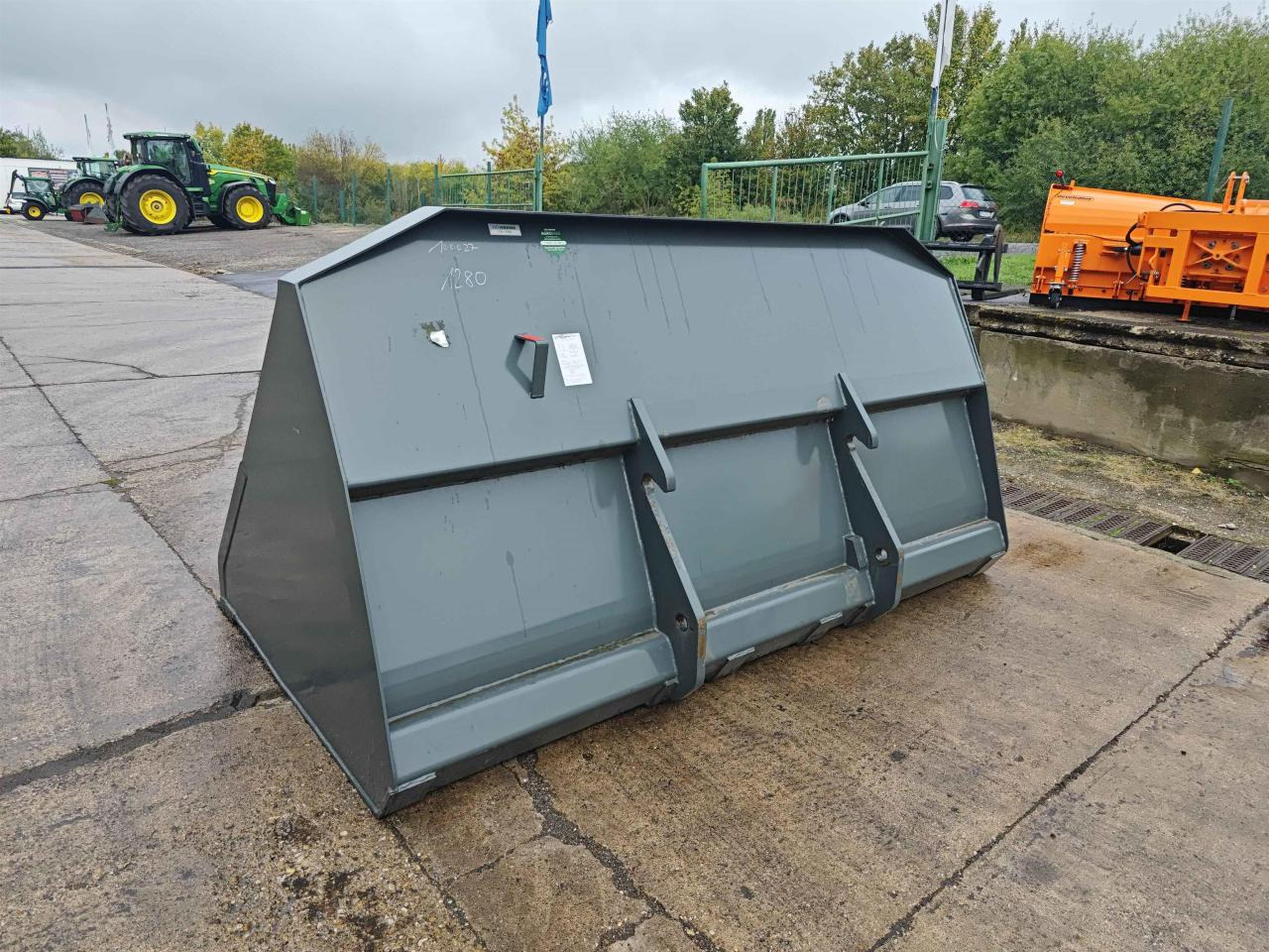 Kramer 2900 mm - Kanál: 4 kép. Kramer 2900 mm - Kanál: 4 kép.