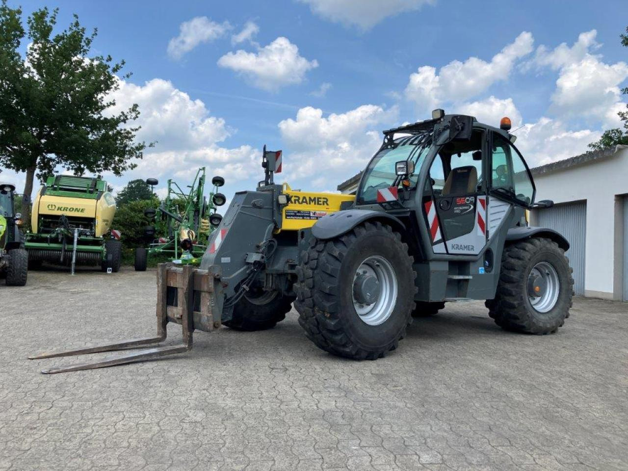 Kramer 5509 ecospeed pro (kein KT 559) - Teleszkópos rakodó: 2 kép. Kramer 5509 ecospeed pro (kein KT 559) - Teleszkópos rakodó: 2 kép.