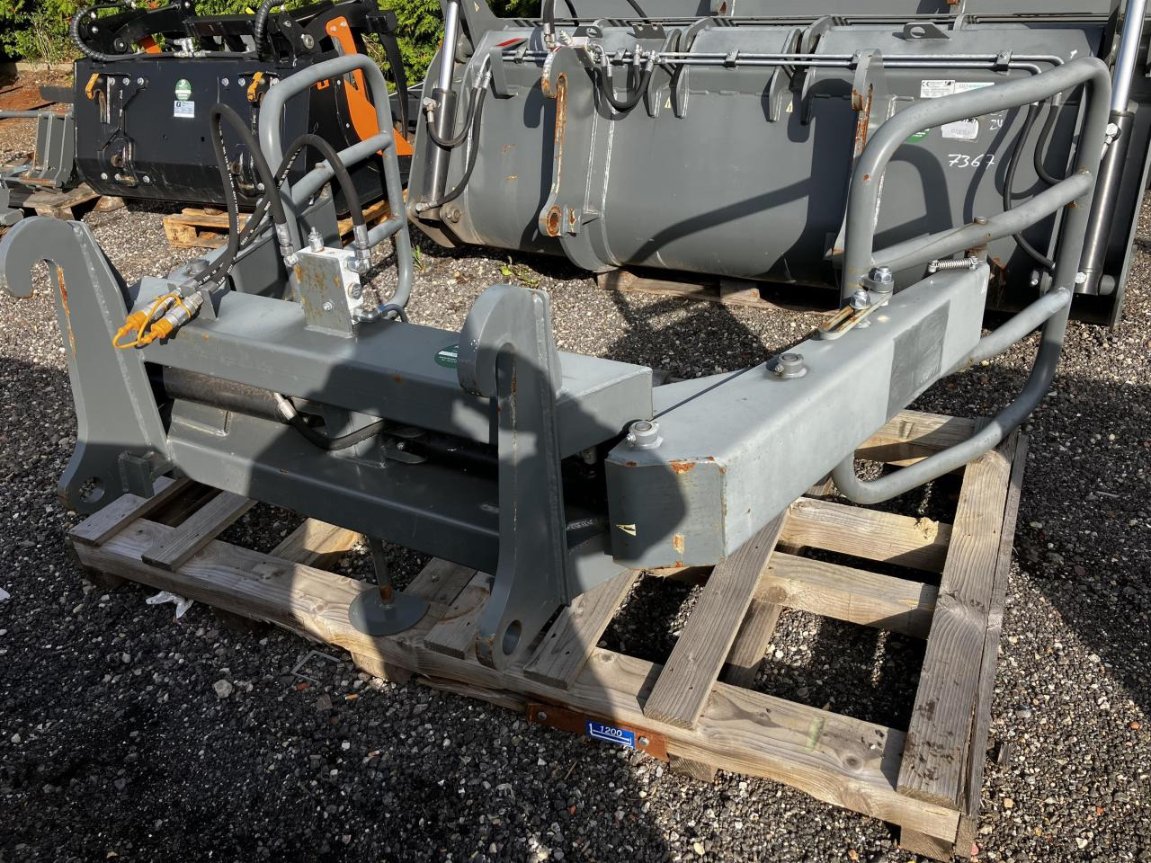 Kramer Ballenzange - Homlokrakodó traktorhoz: 1 kép. Kramer Ballenzange - Homlokrakodó traktorhoz: 1 kép.