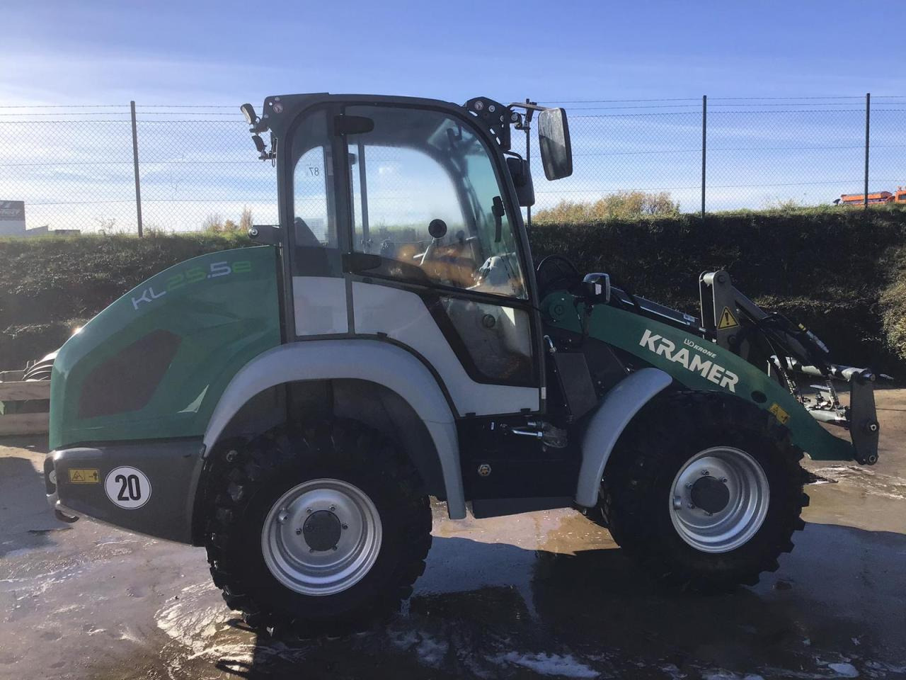 Kramer KL25.5e - Gumikerekes homlokrakodó: 3 kép. Kramer KL25.5e - Gumikerekes homlokrakodó: 3 kép.