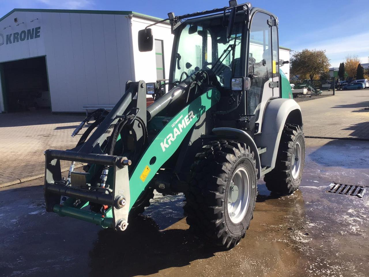 Kramer KL25.5e - Gumikerekes homlokrakodó: 4 kép. Kramer KL25.5e - Gumikerekes homlokrakodó: 4 kép.