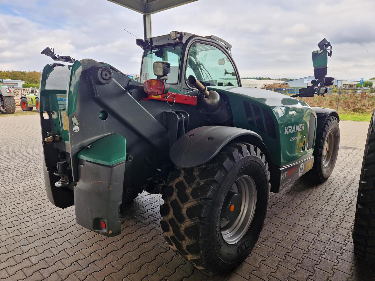 Kramer KT559 - Teleszkópos rakodó: 3 kép. Kramer KT559 - Teleszkópos rakodó: 3 kép.