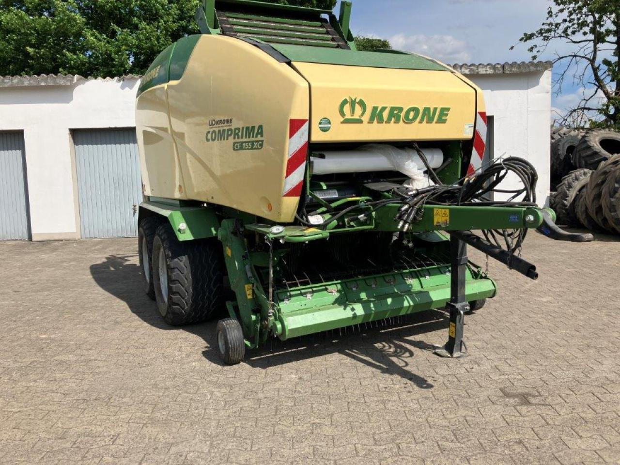 Krone CF 155 XC Comprima - Bálázó: 3 kép. Krone CF 155 XC Comprima - Bálázó: 3 kép.