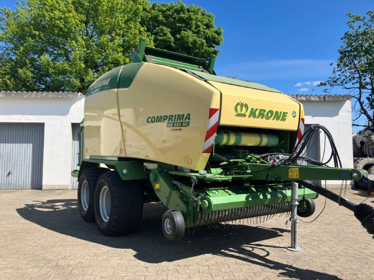 Krone CF 155 XC - Bálázó: 1 kép. Krone CF 155 XC - Bálázó: 1 kép.