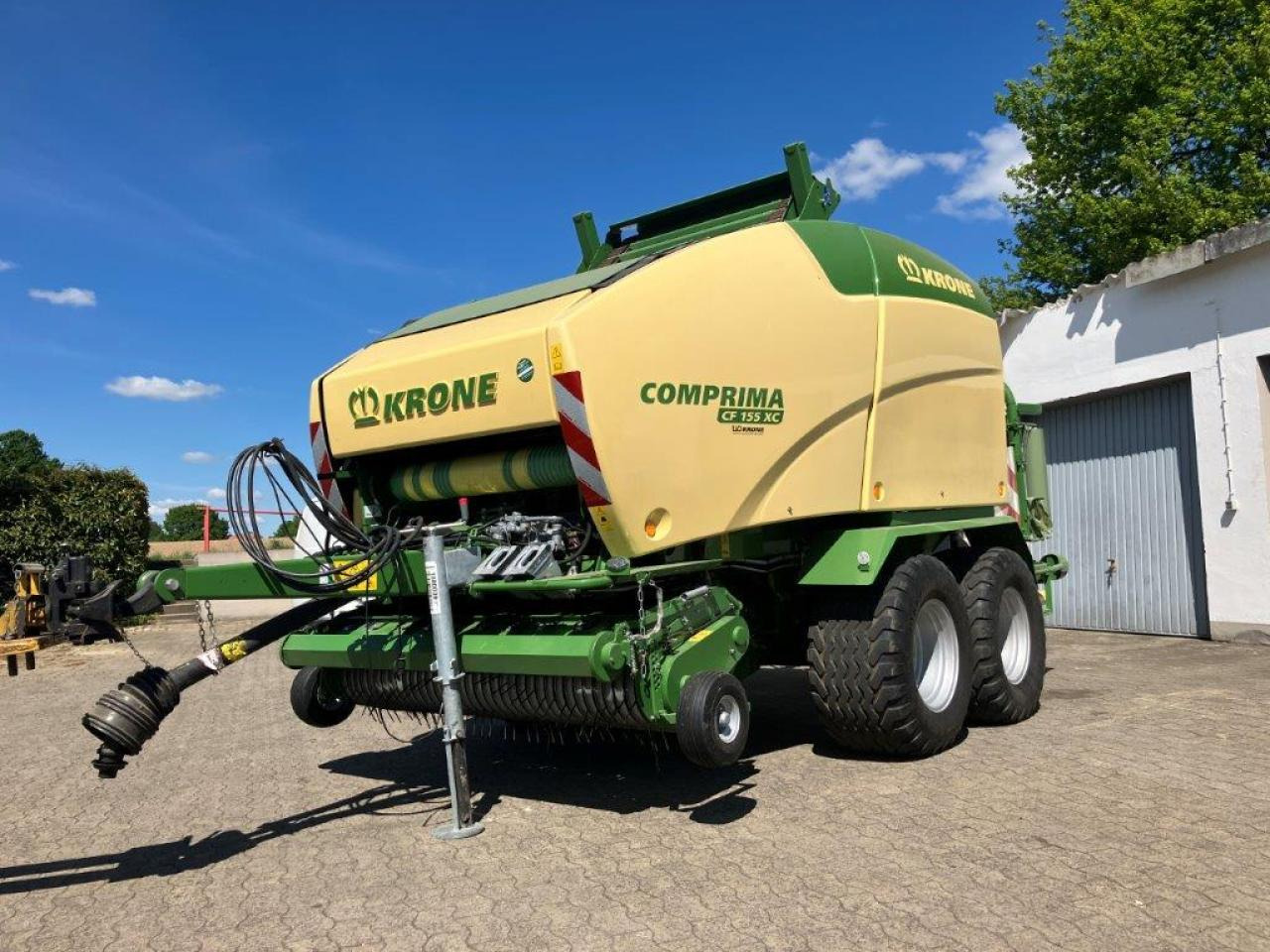 Krone CF 155 XC - Bálázó: 3 kép. Krone CF 155 XC - Bálázó: 3 kép.