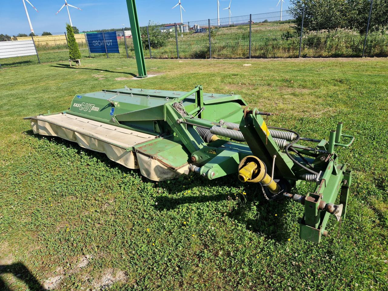 Krone EC 320 CV+B - Fűkasza: 1 kép. Krone EC 320 CV+B - Fűkasza: 1 kép.