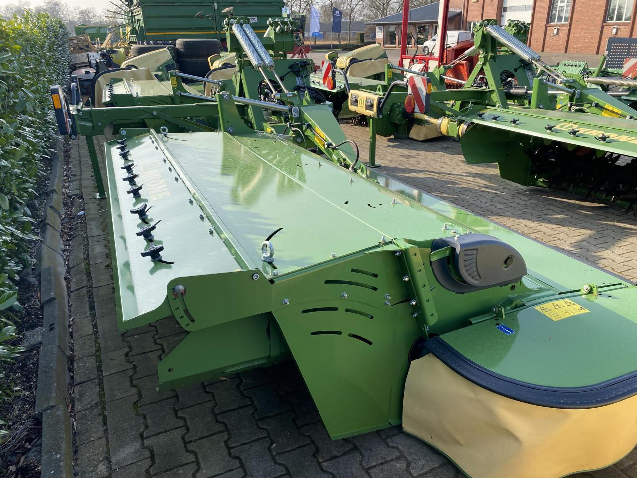 Krone EC B 870 CV - Fűkasza: 2 kép. Krone EC B 870 CV - Fűkasza: 2 kép.