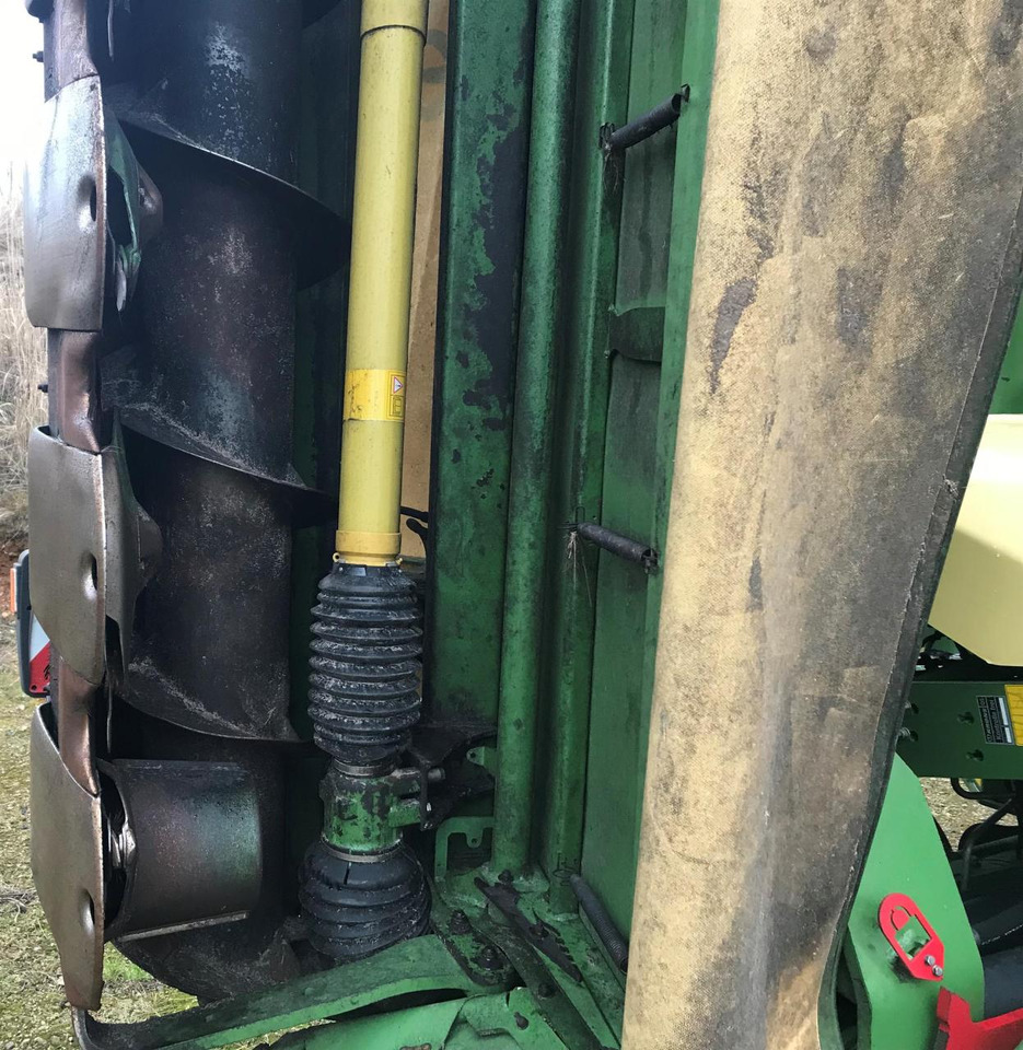 Krone EC B 950 Collect - Fűkasza: 2 kép. Krone EC B 950 Collect - Fűkasza: 2 kép.
