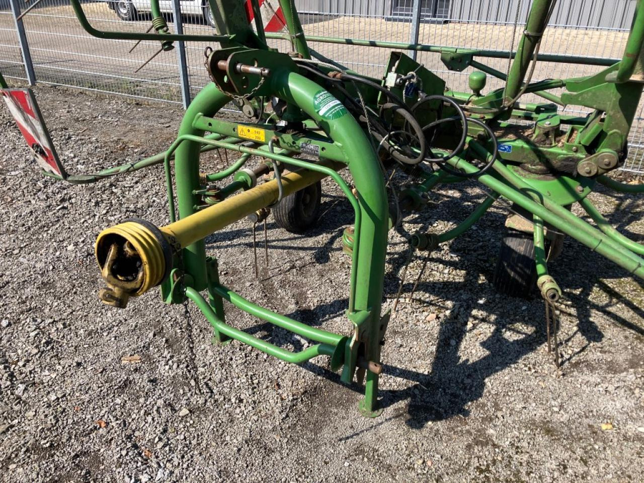 Krone KW7.70/6x7 - Szénaforgató: 3 kép. Krone KW7.70/6x7 - Szénaforgató: 3 kép.