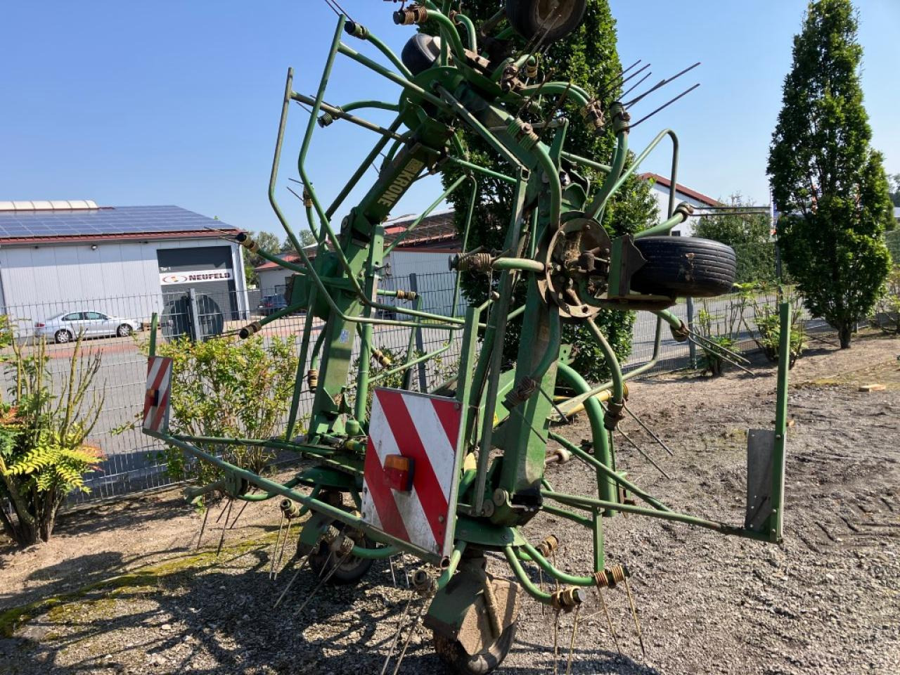 Krone KW7.70/6x7 - Szénaforgató: 5 kép. Krone KW7.70/6x7 - Szénaforgató: 5 kép.