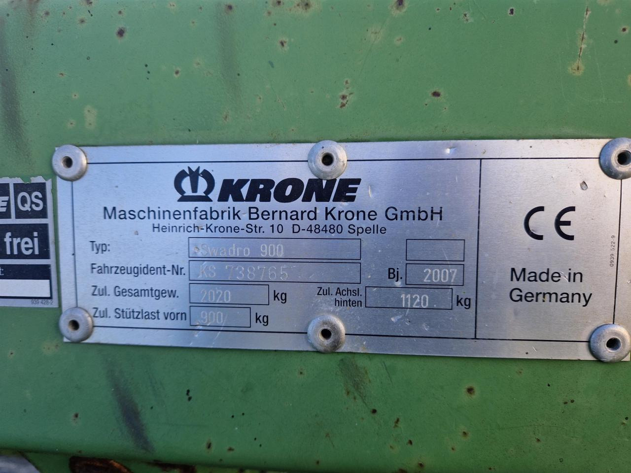 Krone Swadro 900 - Szénaforgató: 3 kép. Krone Swadro 900 - Szénaforgató: 3 kép.