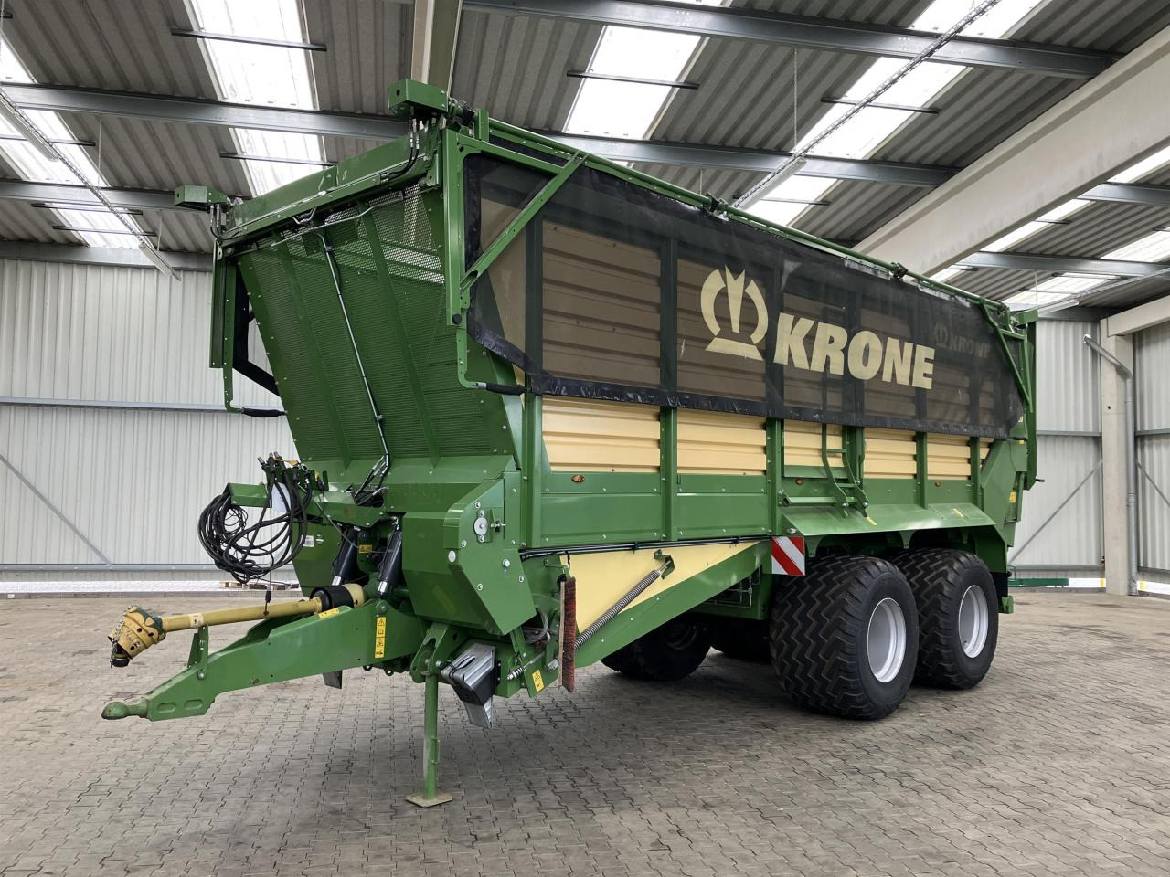 Krone TX 460 D - Rendfelszedő: 1 kép. Krone TX 460 D - Rendfelszedő: 1 kép.