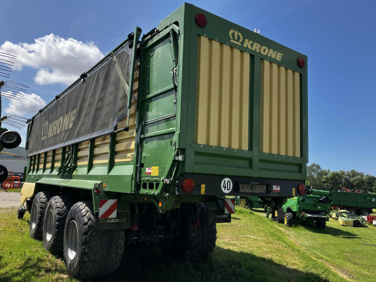 Krone ZX 560 GL - Rendfelszedő: 4 kép. Krone ZX 560 GL - Rendfelszedő: 4 kép.