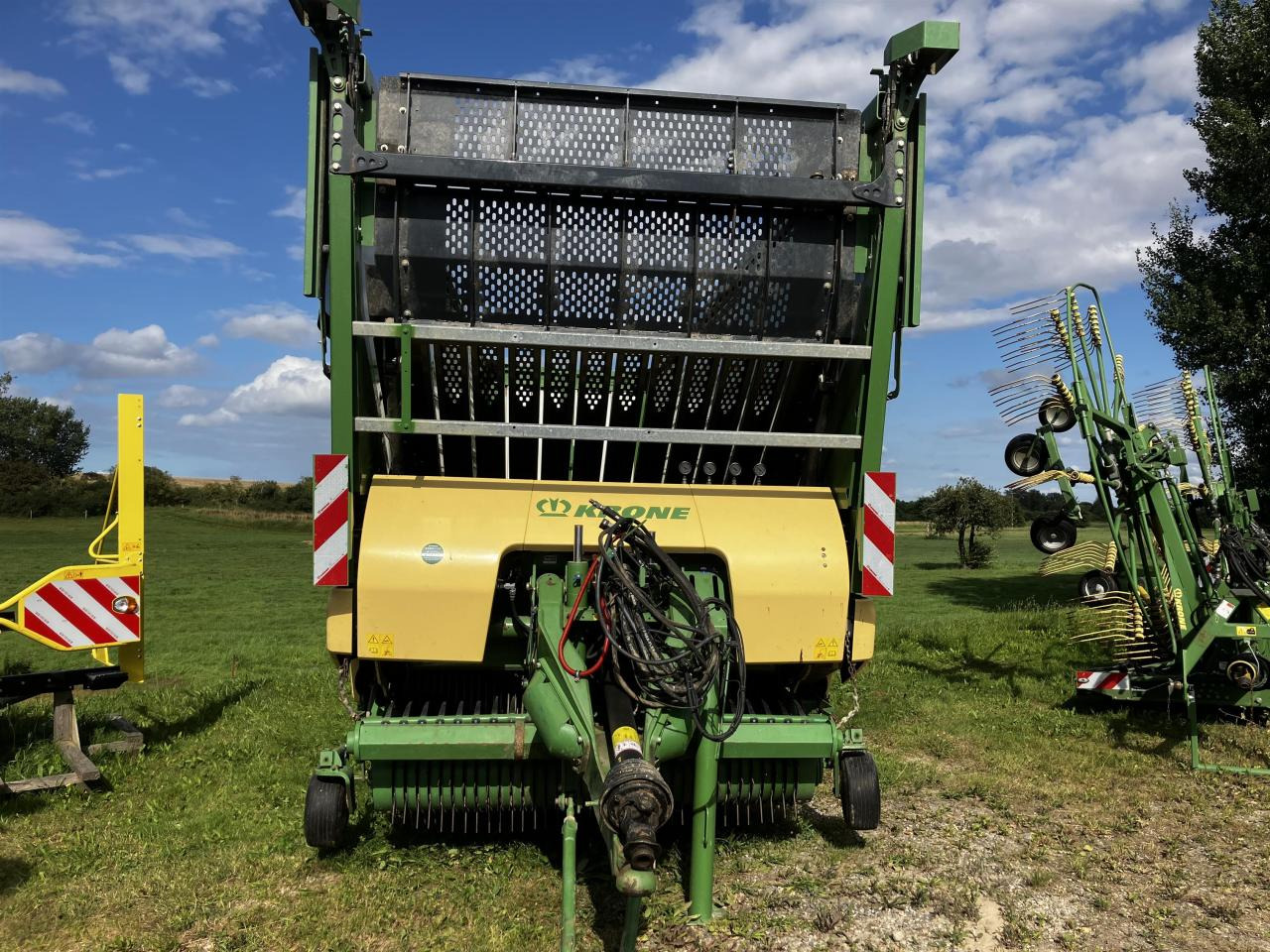 Krone ZX 560 GL - Rendfelszedő: 3 kép. Krone ZX 560 GL - Rendfelszedő: 3 kép.