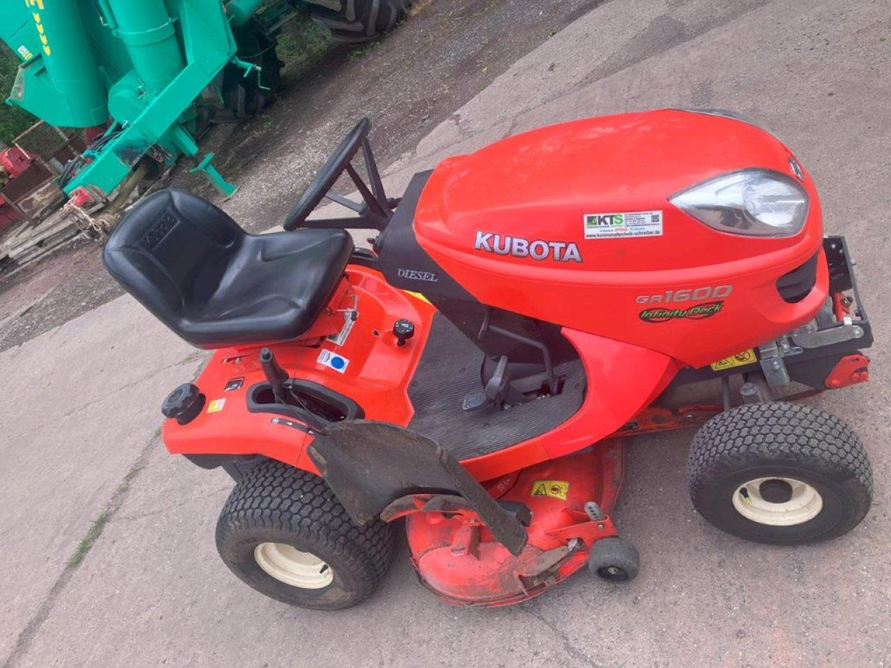 Kubota GR1600-ID-II - Kerti fűkasza: 2 kép. Kubota GR1600-ID-II - Kerti fűkasza: 2 kép.