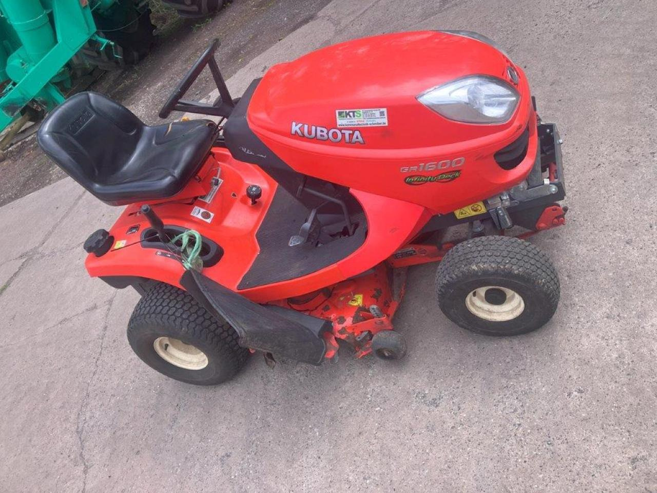 Kubota GR1600-ID-II - Kerti fűkasza: 3 kép. Kubota GR1600-ID-II - Kerti fűkasza: 3 kép.