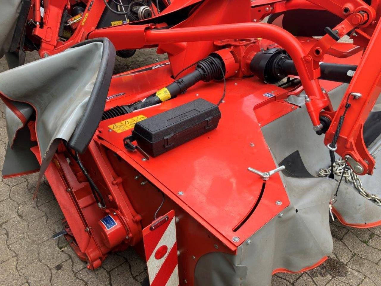 Kuhn FC9330 RA - Fűkasza: 5 kép. Kuhn FC9330 RA - Fűkasza: 5 kép.
