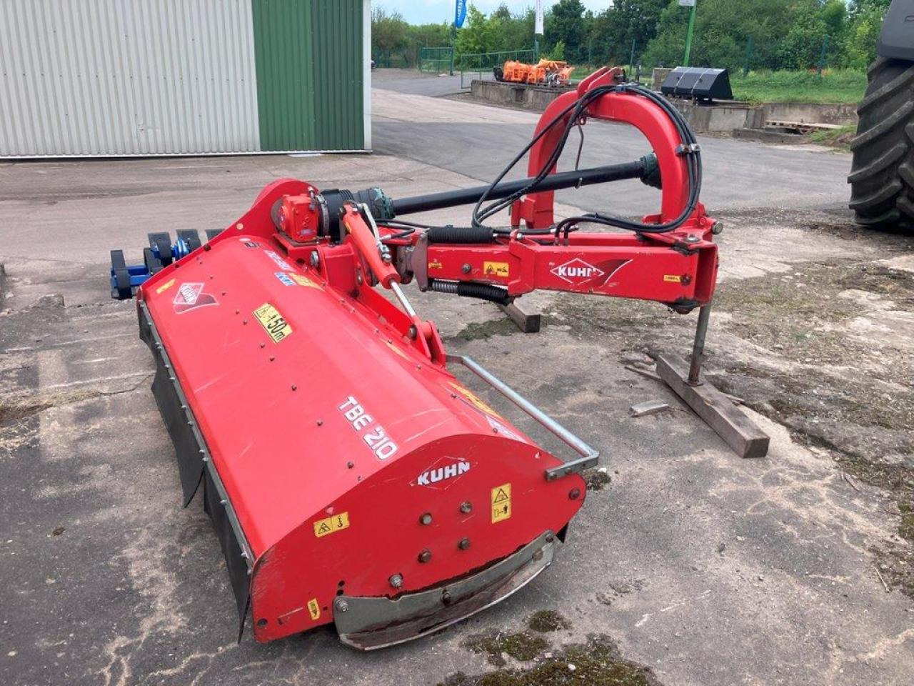 Kuhn TBE 210 - Szárzúzó: 1 kép. Kuhn TBE 210 - Szárzúzó: 1 kép.