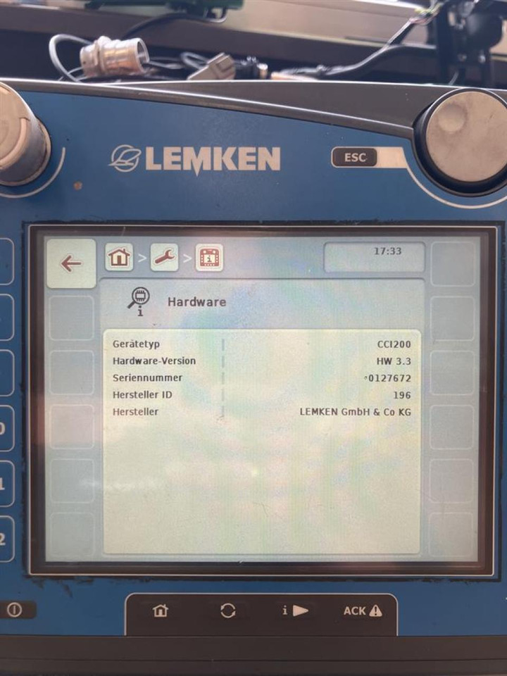 Lemken CCI200 - Navigációs rendszer - Mezőgazdasági gépek: 4 kép. Lemken CCI200 - Navigációs rendszer - Mezőgazdasági gépek: 4 kép.