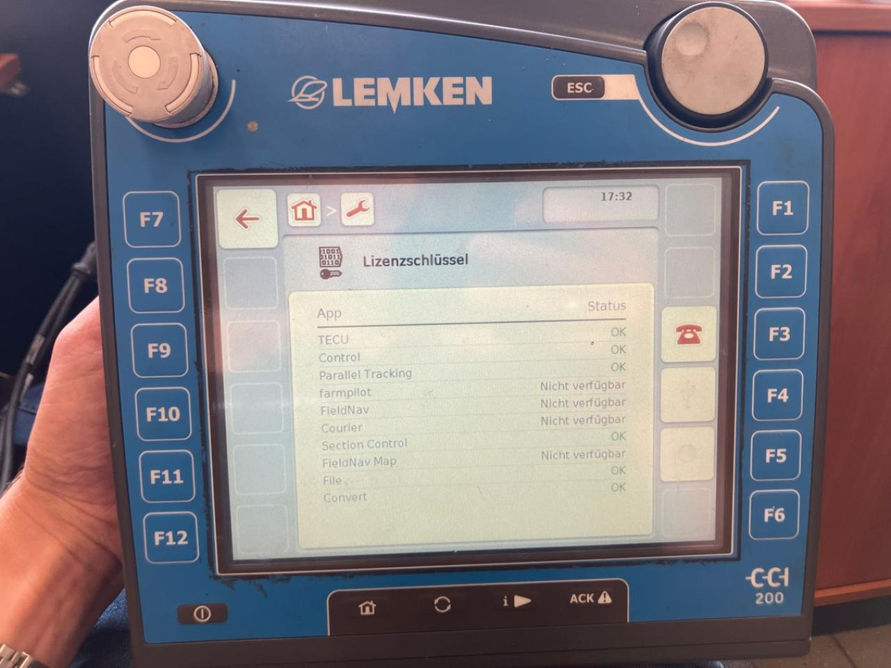 Lemken CCI200 - Navigációs rendszer - Mezőgazdasági gépek: 5 kép. Lemken CCI200 - Navigációs rendszer - Mezőgazdasági gépek: 5 kép.
