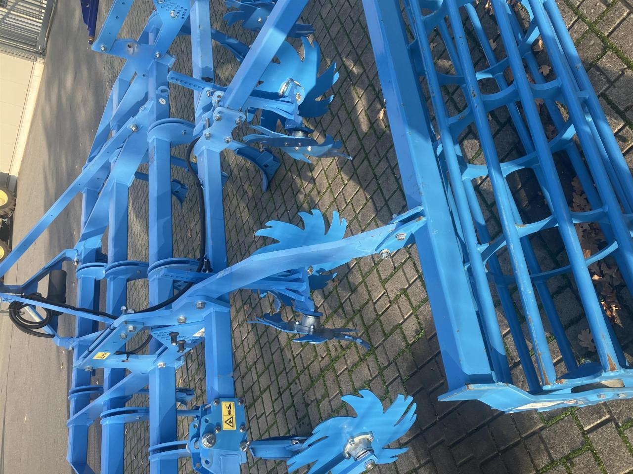 Lemken Karat 10/300 - Kultivátor: 4 kép. Lemken Karat 10/300 - Kultivátor: 4 kép.