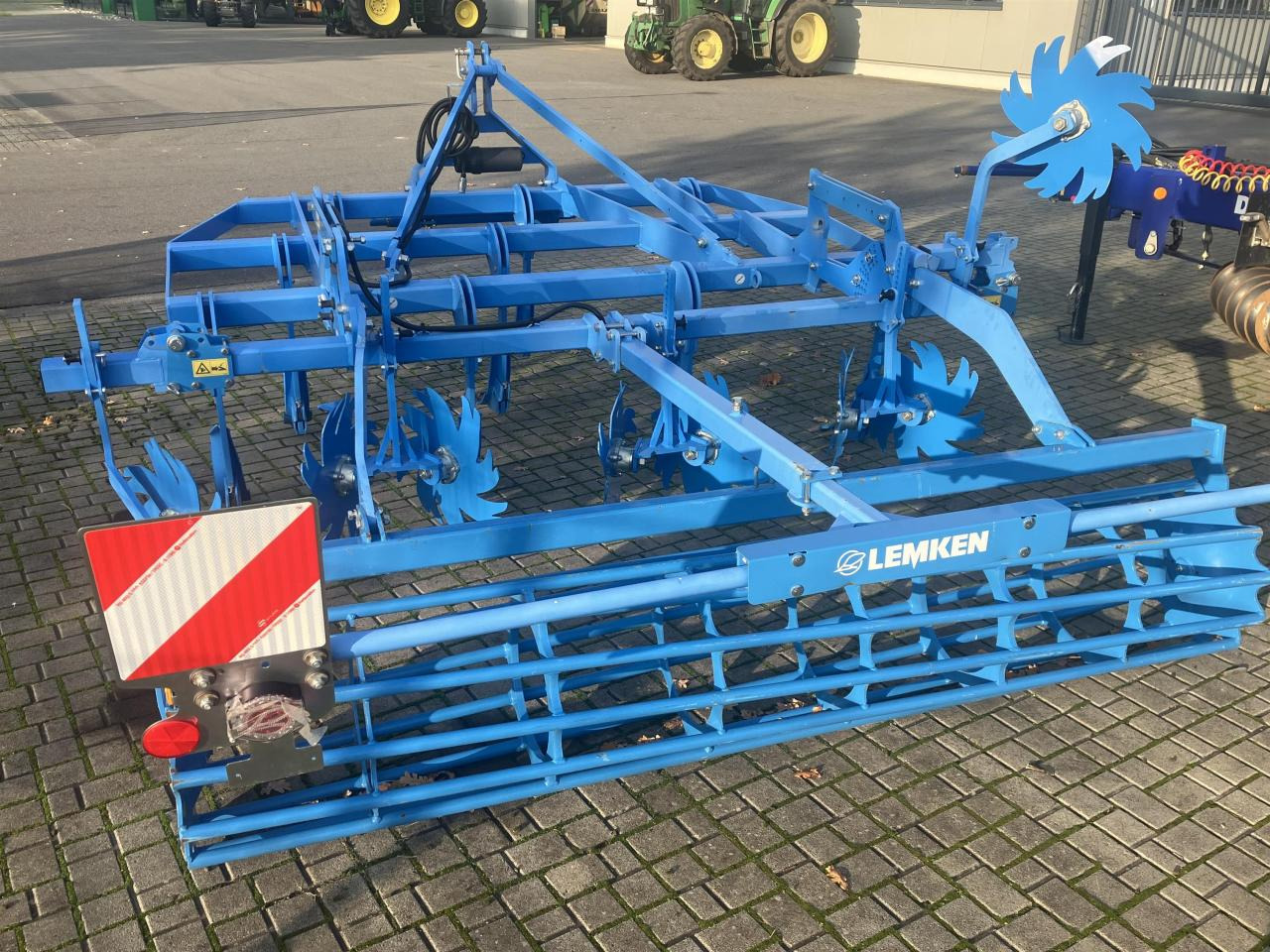 Lemken Karat 10/300 - Kultivátor: 2 kép. Lemken Karat 10/300 - Kultivátor: 2 kép.