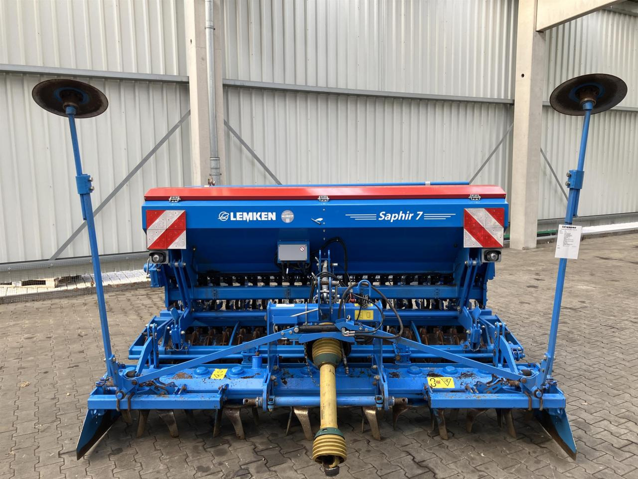 Lemken Saphir 7-300 DS 125 - Szemenkénti vetőgép: 2 kép. Lemken Saphir 7-300 DS 125 - Szemenkénti vetőgép: 2 kép.