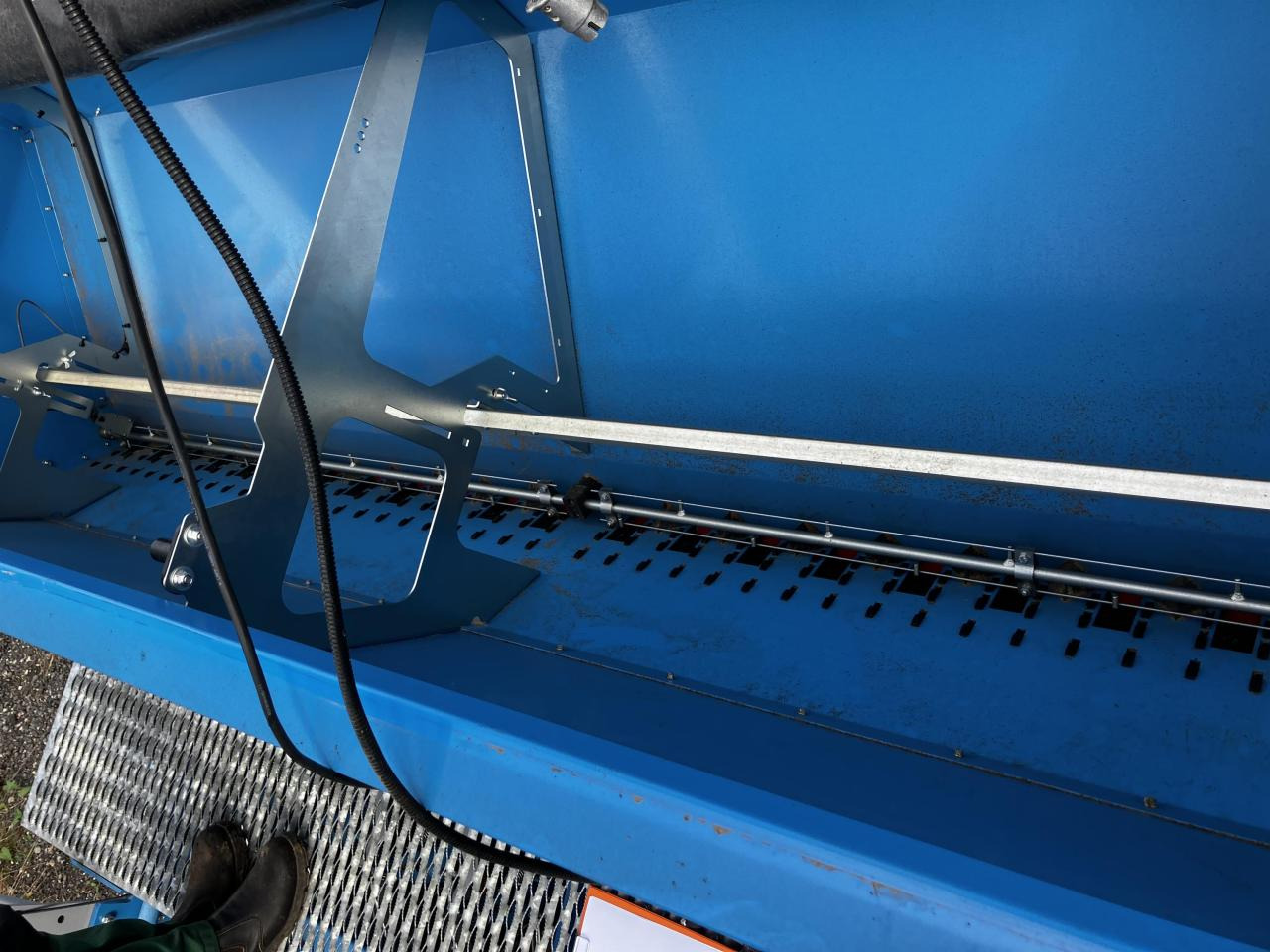 Szemenkénti vetőgép Lemken Saphir 9/300: 7 kép. Szemenkénti vetőgép Lemken Saphir 9/300: 7 kép.