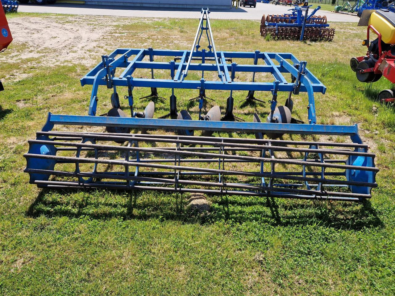 Lemken Smaragd 80-300 - Kultivátor: 3 kép. Lemken Smaragd 80-300 - Kultivátor: 3 kép.