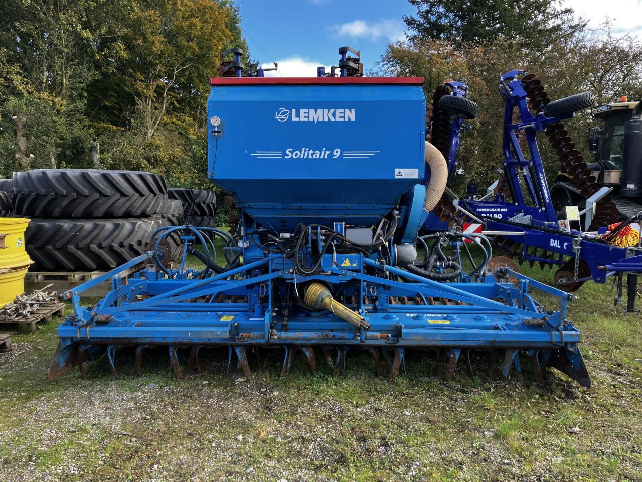Lemken Solitair 9/400 DS - Szemenkénti vetőgép: 1 kép. Lemken Solitair 9/400 DS - Szemenkénti vetőgép: 1 kép.