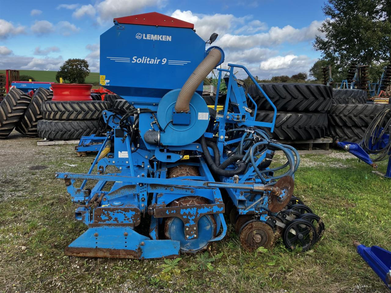 Lemken Solitair 9/400 DS - Szemenkénti vetőgép: 2 kép. Lemken Solitair 9/400 DS - Szemenkénti vetőgép: 2 kép.