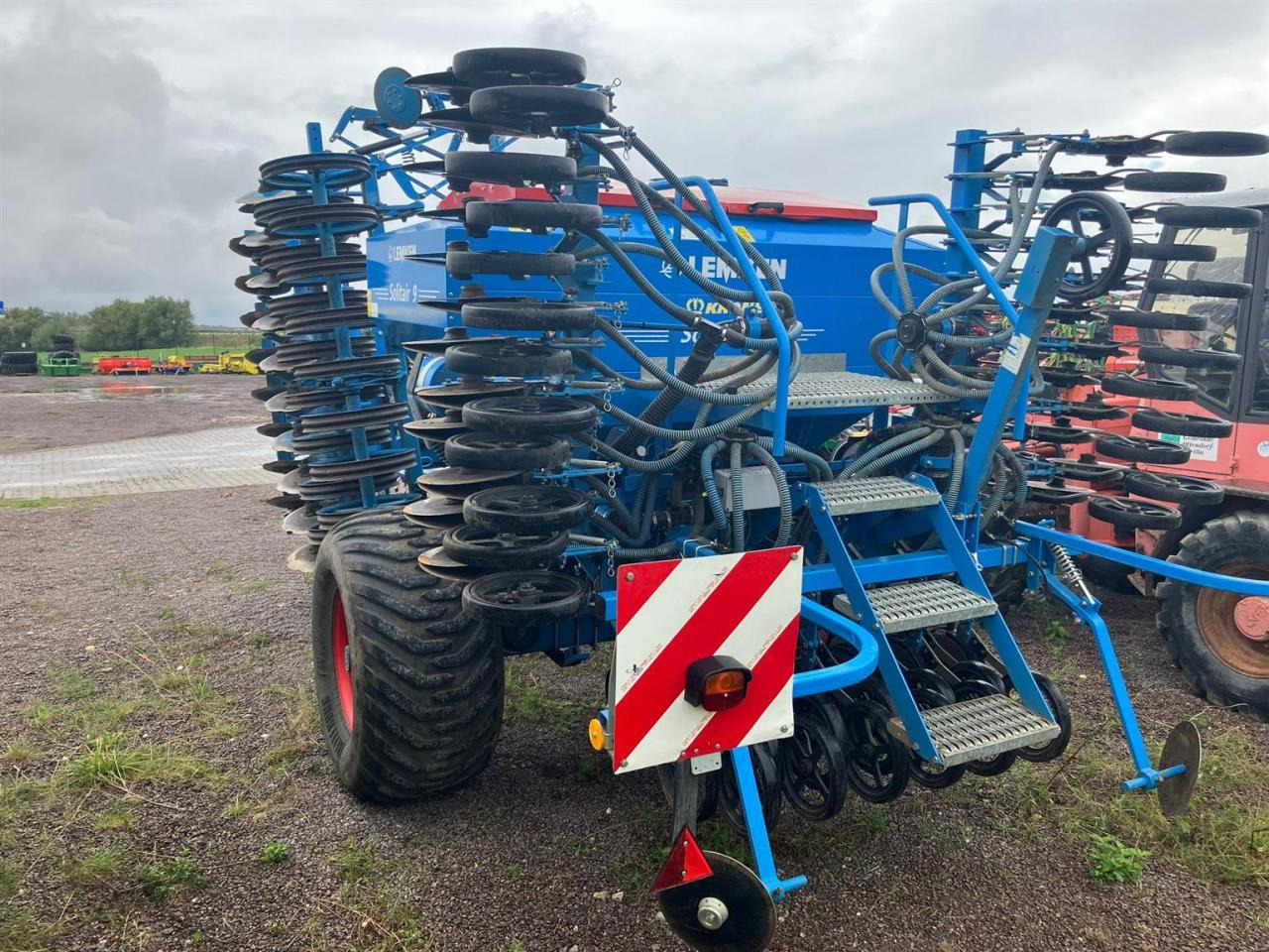 Szemenkénti vetőgép Lemken Solitair 9/450KA-DS: 9 kép. Szemenkénti vetőgép Lemken Solitair 9/450KA-DS: 9 kép.