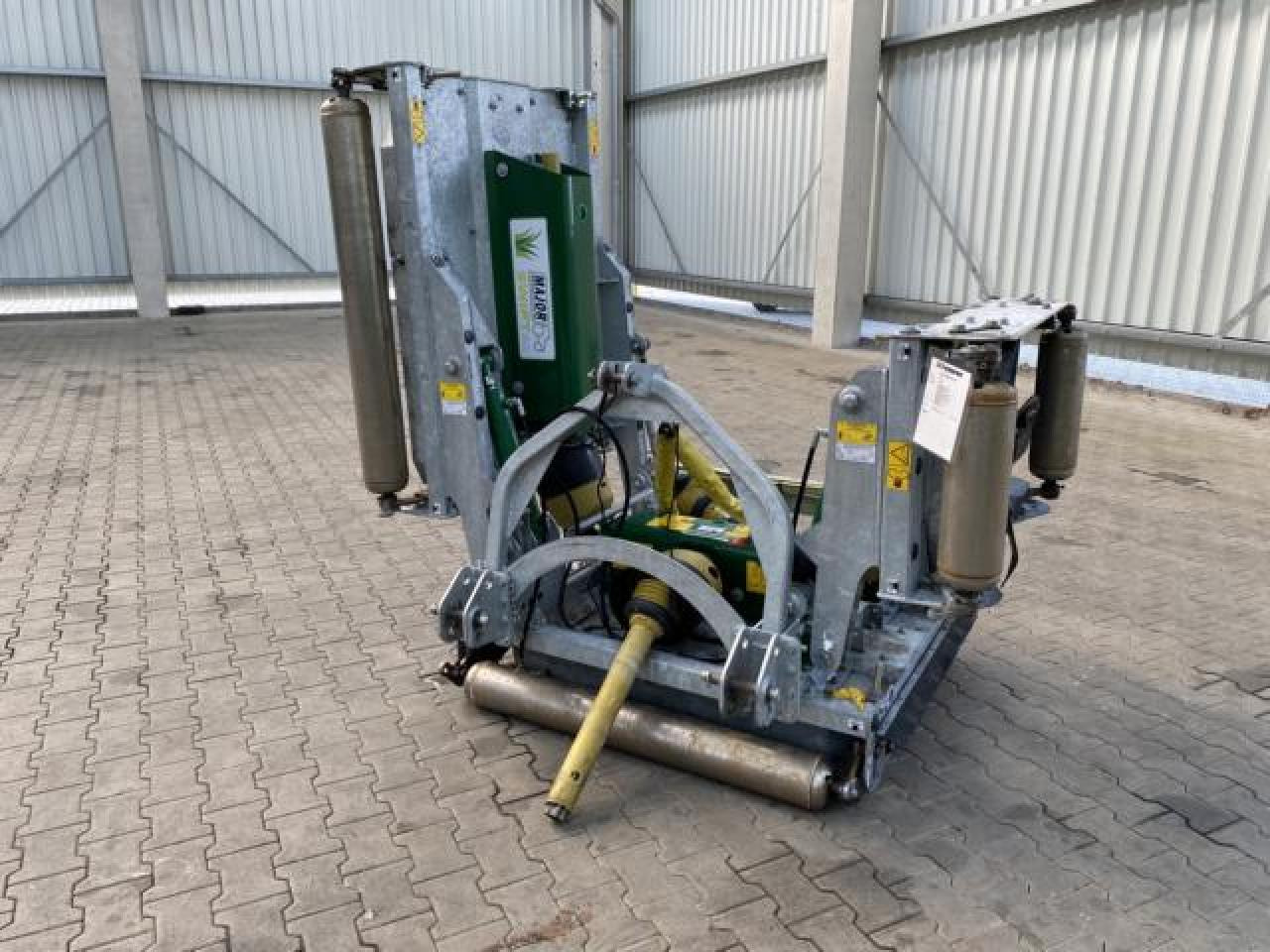 Major MJ71-340 - Kerti fűkasza: 1 kép. Major MJ71-340 - Kerti fűkasza: 1 kép.