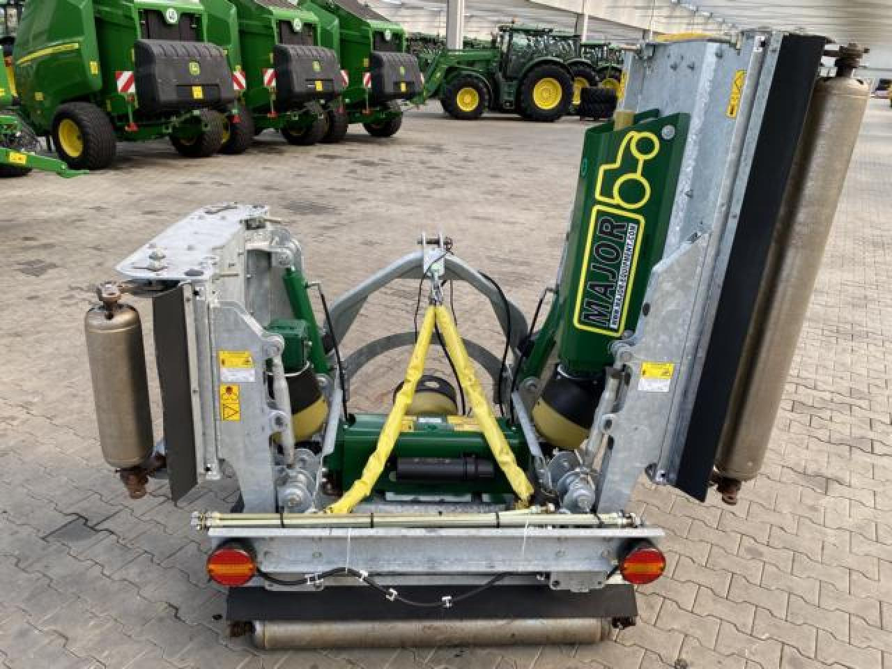 Major MJ71-340 - Kerti fűkasza: 4 kép. Major MJ71-340 - Kerti fűkasza: 4 kép.