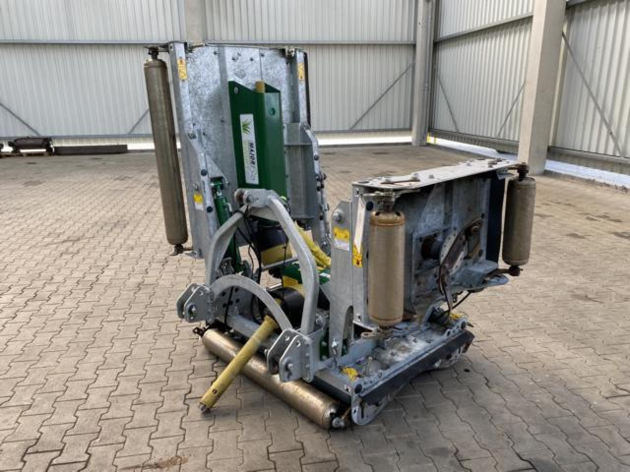 Major MJ71-340 - Kerti fűkasza: 3 kép. Major MJ71-340 - Kerti fűkasza: 3 kép.