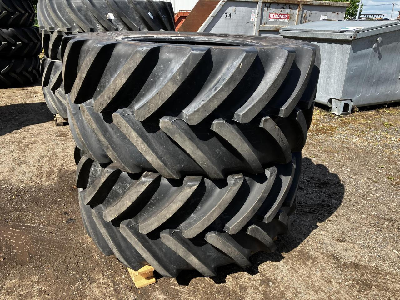 Michelin 710/55R34 VF - Gumiabroncs - Mezőgazdasági gépek: 1 kép. Michelin 710/55R34 VF - Gumiabroncs - Mezőgazdasági gépek: 1 kép.