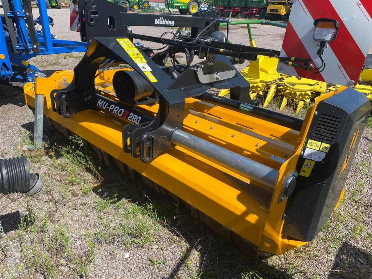 Müthing MU-PRO/F 860 Vario - Szárzúzó: 3 kép. Müthing MU-PRO/F 860 Vario - Szárzúzó: 3 kép.