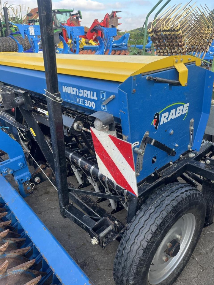 Rabe Multidrill 300 - Szemenkénti vetőgép: 4 kép. Rabe Multidrill 300 - Szemenkénti vetőgép: 4 kép.