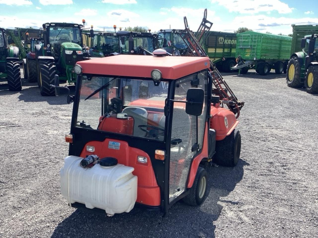 Smithco Spray Star 2000 - Önjáró permetező: 1 kép. Smithco Spray Star 2000 - Önjáró permetező: 1 kép.