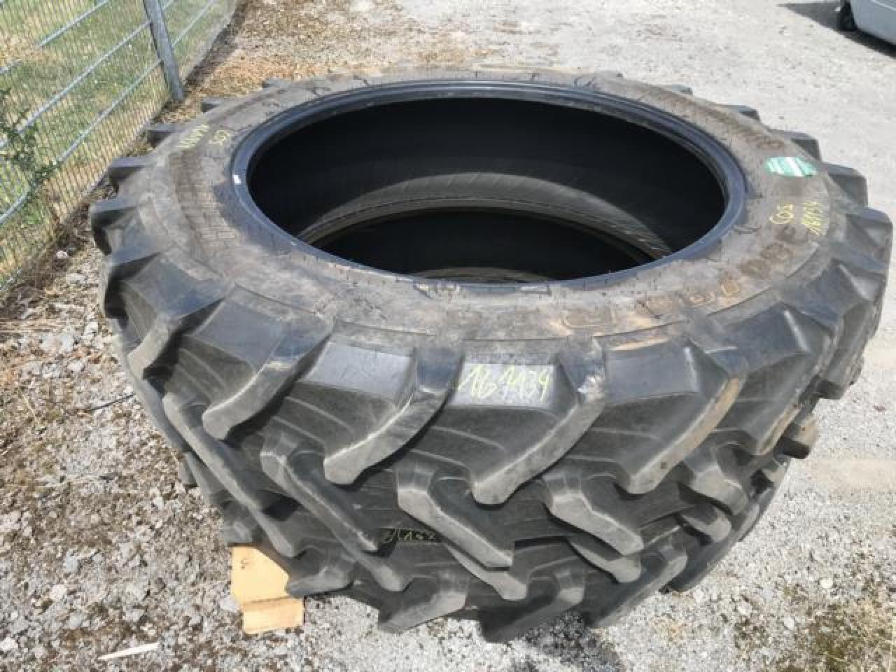 Trelleborg 380/80R38 - Gumiabroncs - Mezőgazdasági gépek: 5 kép. Trelleborg 380/80R38 - Gumiabroncs - Mezőgazdasági gépek: 5 kép.